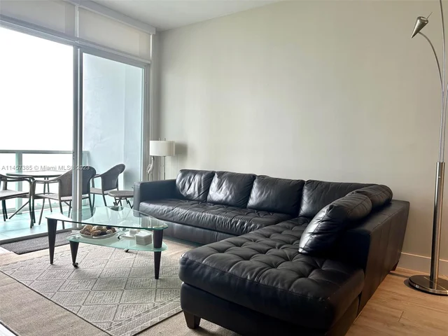 100 Bayview Dr, Sunny Isles Beach FL 33160