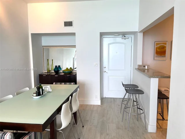 100 Bayview Dr, Sunny Isles Beach FL 33160