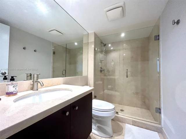 100 Bayview Dr, Sunny Isles Beach FL 33160