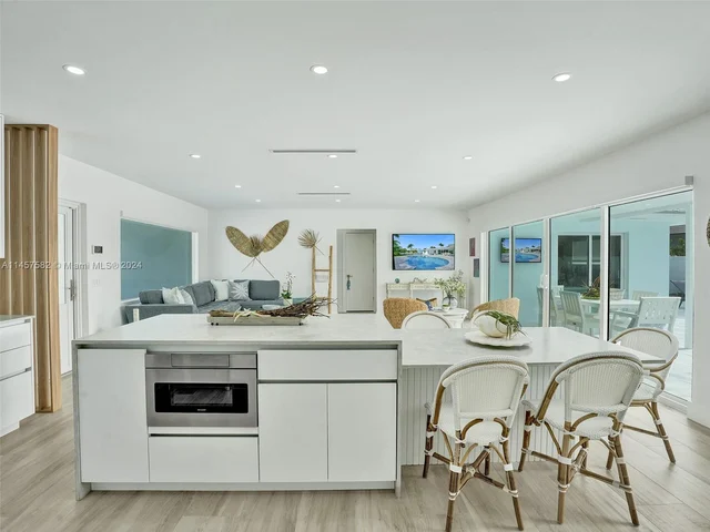 1251 Morse Blvd, Riviera Beach FL 33404