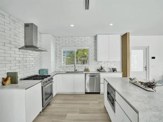 1251 Morse Blvd, Riviera Beach FL 33404