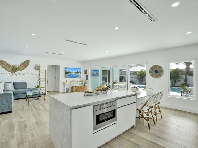 1251 Morse Blvd, Riviera Beach FL 33404