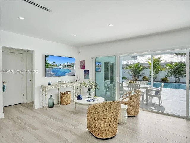 1251 Morse Blvd, Riviera Beach FL 33404