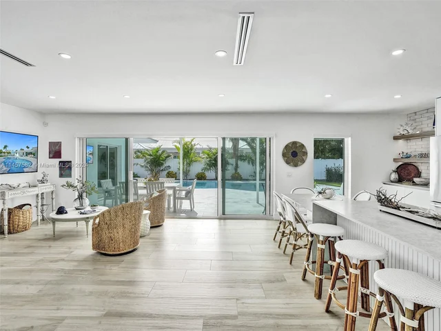 1251 Morse Blvd, Riviera Beach FL 33404