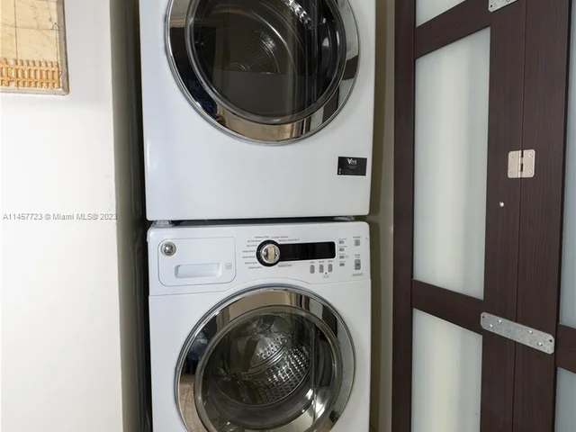 2000 Towerside Ter # 901, Miami FL 33138