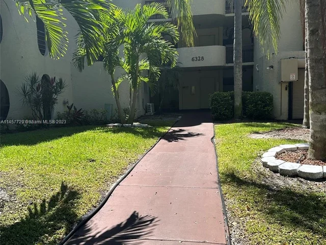 6328 W Longboat Ln W # 201, Boca Raton FL 33433