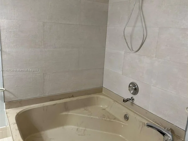 6328 W Longboat Ln W # 201, Boca Raton FL 33433