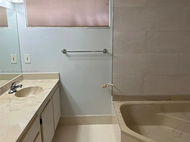 6328 W Longboat Ln W # 201, Boca Raton FL 33433