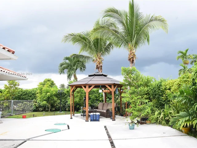 10000 SW 45th St, Miami FL 33165