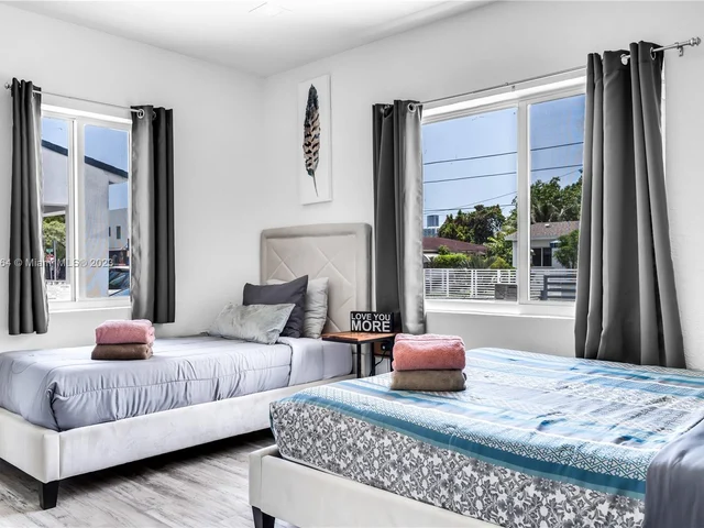 231 NW 44th St, Miami FL 33127