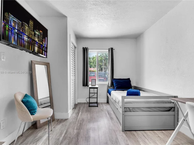 231 NW 44th St # 231, Miami FL 33127