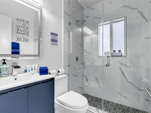 231 NW 44th St # 231, Miami FL 33127