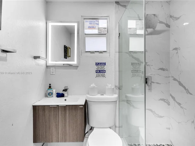 231 NW 44th St # 231, Miami FL 33127