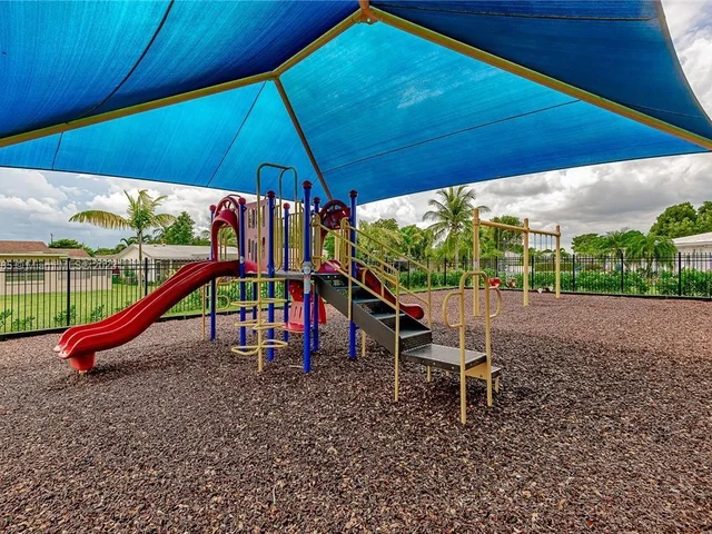 5801 NW 70th Ave, Tamarac FL 33321