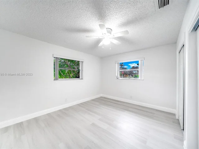 5801 NW 70th Ave, Tamarac FL 33321