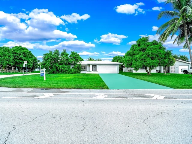 5801 NW 70th Ave, Tamarac FL 33321