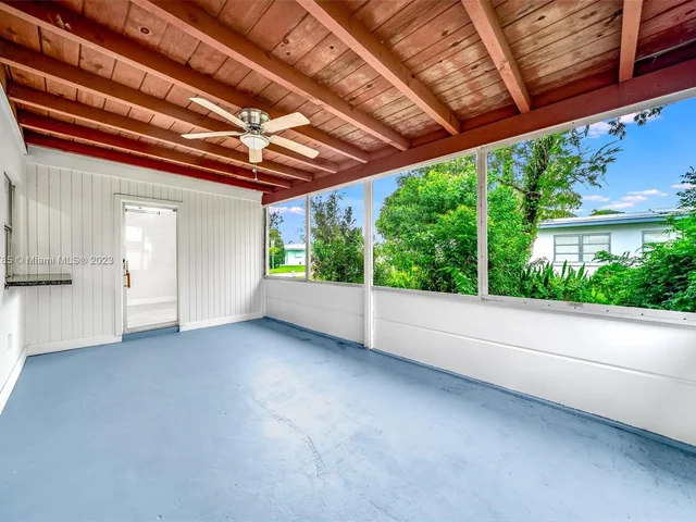 5801 NW 70th Ave, Tamarac FL 33321