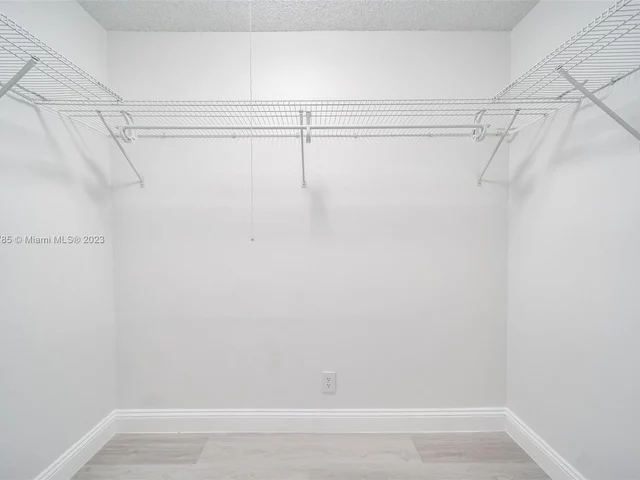 5801 NW 70th Ave, Tamarac FL 33321