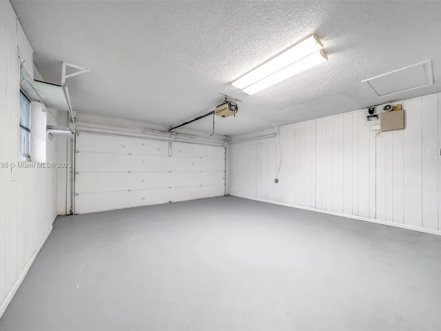 5801 NW 70th Ave, Tamarac FL 33321