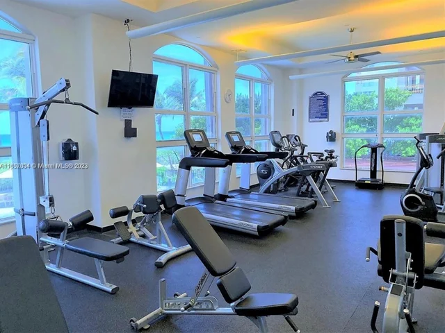 2080 S Ocean Dr # 401, Hallandale Beach FL 33009