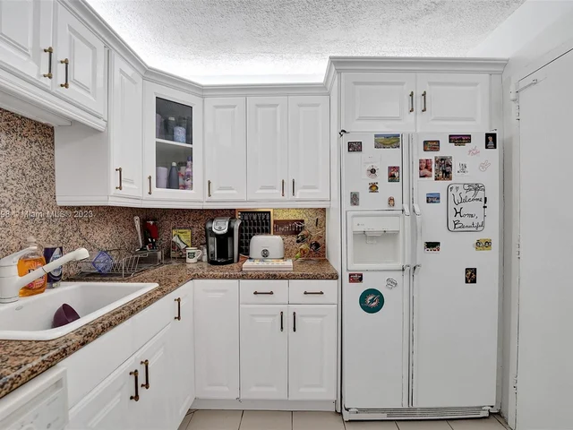 3140 S Ocean Dr # 1102, Hallandale Beach FL 33009