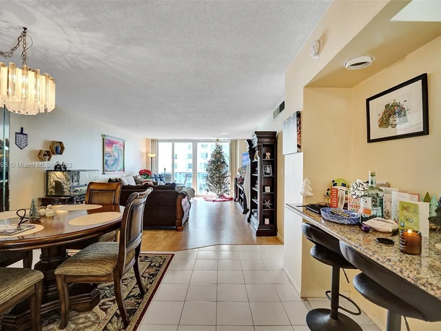 3140 S Ocean Dr # 1102, Hallandale Beach FL 33009