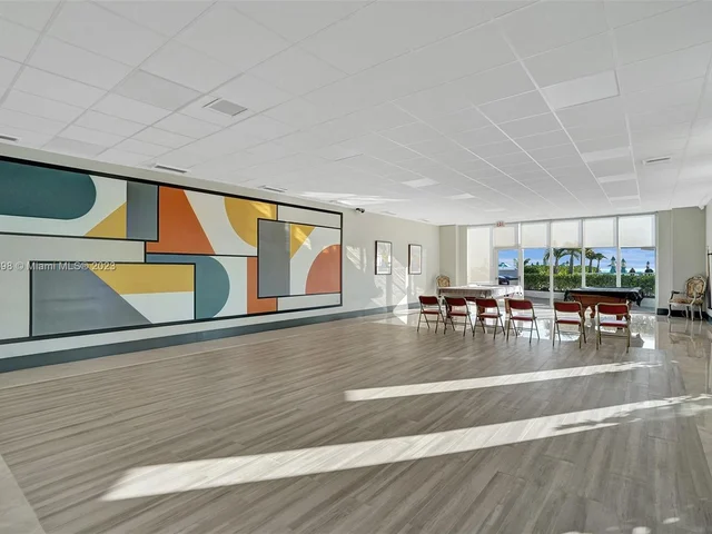 3140 S Ocean Dr # 1102, Hallandale Beach FL 33009