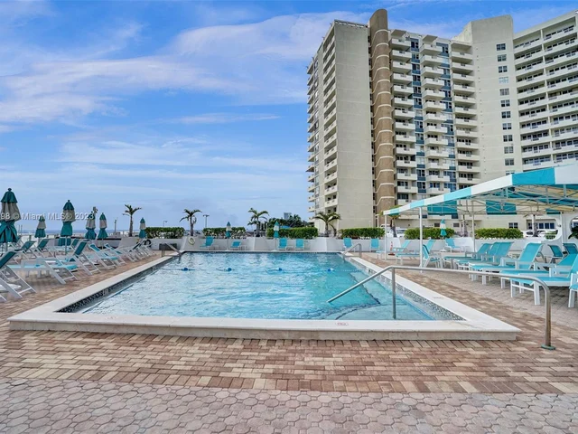 3140 S Ocean Dr # 1102, Hallandale Beach FL 33009