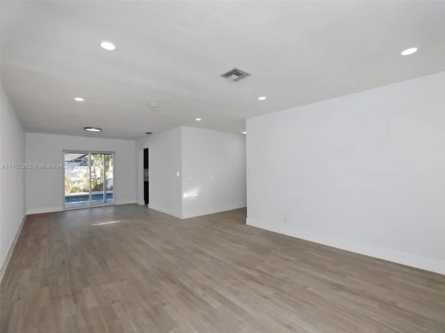 7971 SW 30th St, Davie FL 33328