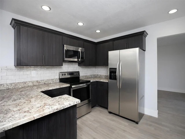 7971 SW 30th St, Davie FL 33328