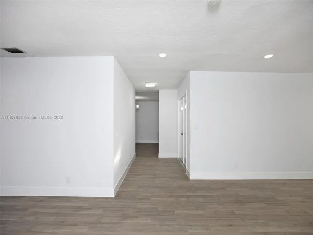 7971 SW 30th St, Davie FL 33328