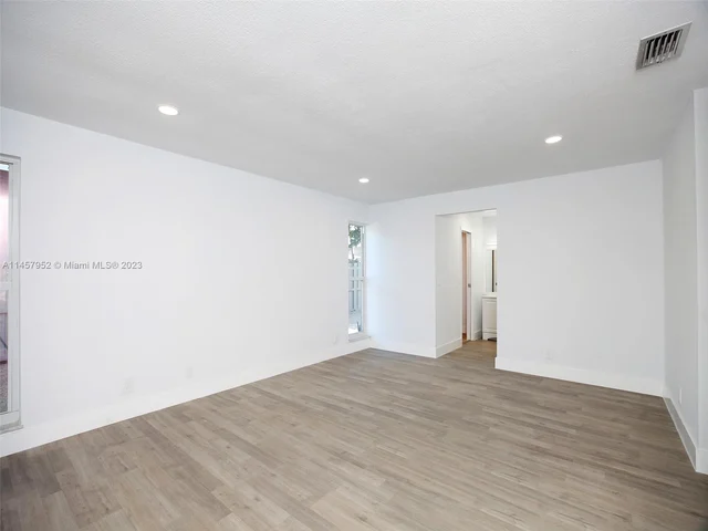 7971 SW 30th St, Davie FL 33328