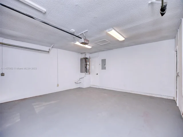 7971 SW 30th St, Davie FL 33328