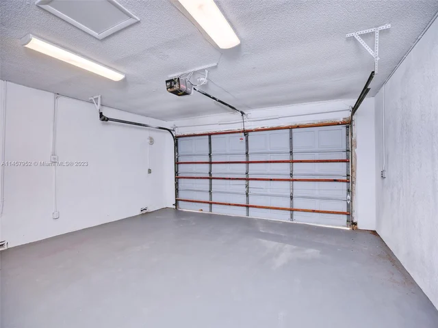 7971 SW 30th St, Davie FL 33328