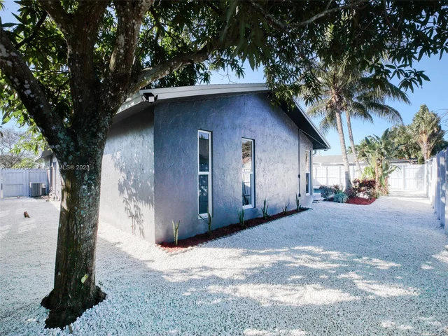 7971 SW 30th St, Davie FL 33328