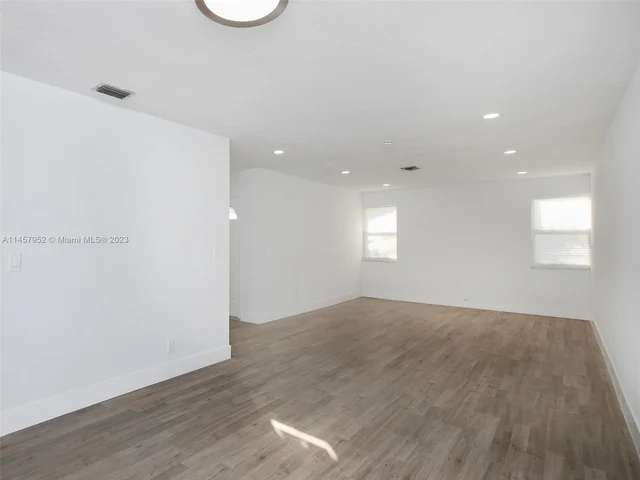 7971 SW 30th St, Davie FL 33328