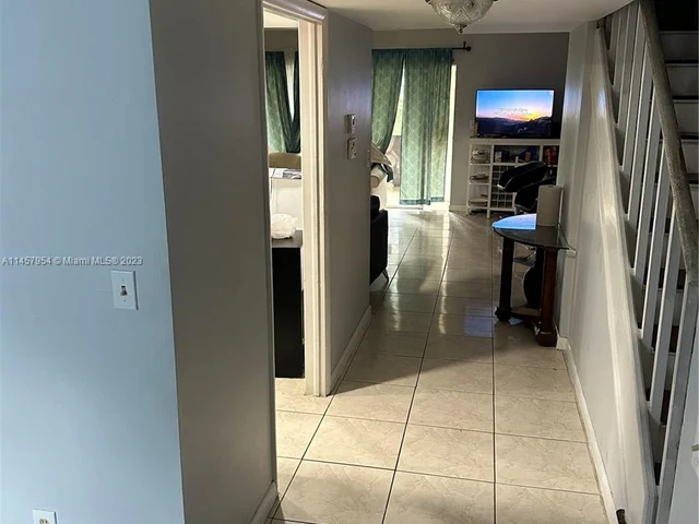 3974 Inverrary Dr # B4, Lauderhill FL 33319