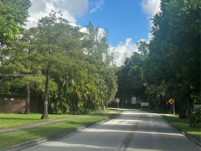 3974 Inverrary Dr # B4, Lauderhill FL 33319