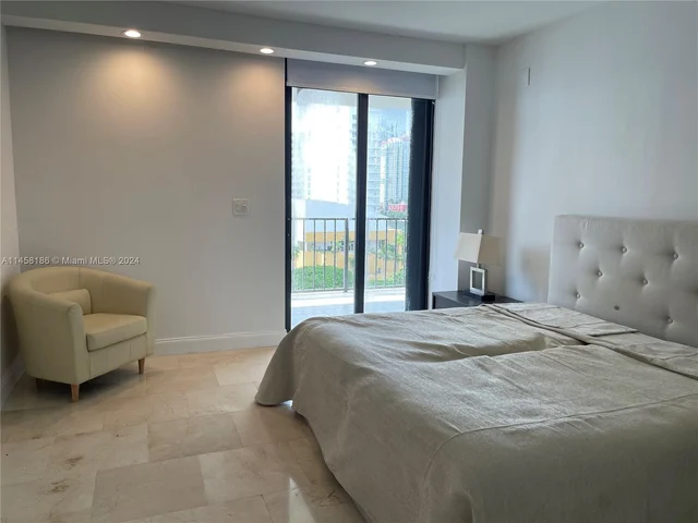 520 Brickell Key Dr # A1003, Miami FL 33131