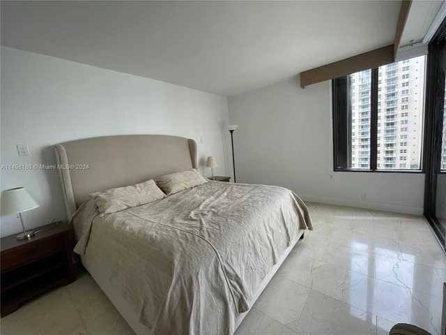 520 Brickell Key Dr # A1003, Miami FL 33131