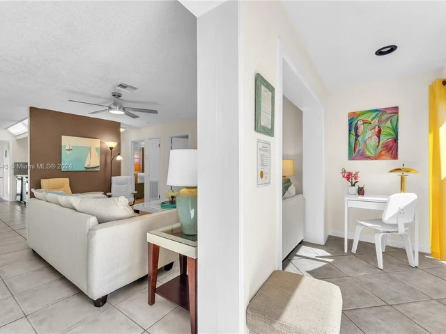 2109 NW 2nd Ave, Wilton Manors FL 33311