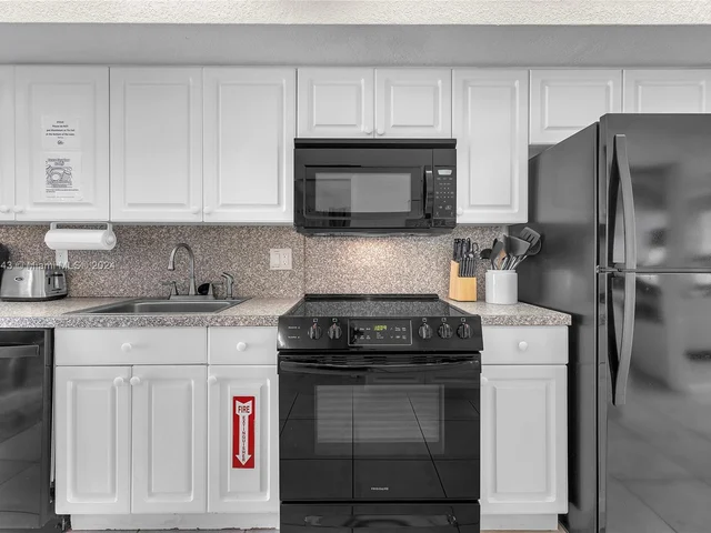 2109 NW 2nd Ave, Wilton Manors FL 33311