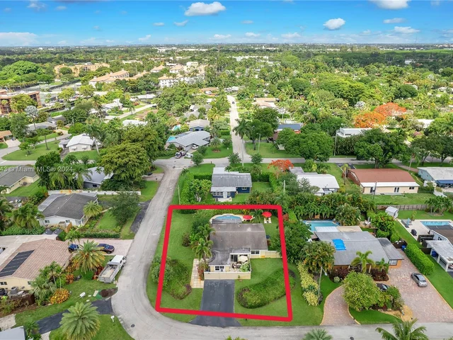 2109 NW 2nd Ave, Wilton Manors FL 33311