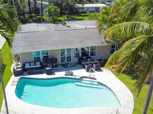 2612 Tortugas Ln, Fort Lauderdale FL 33312