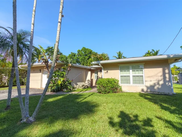 2612 Tortugas Ln, Fort Lauderdale FL 33312