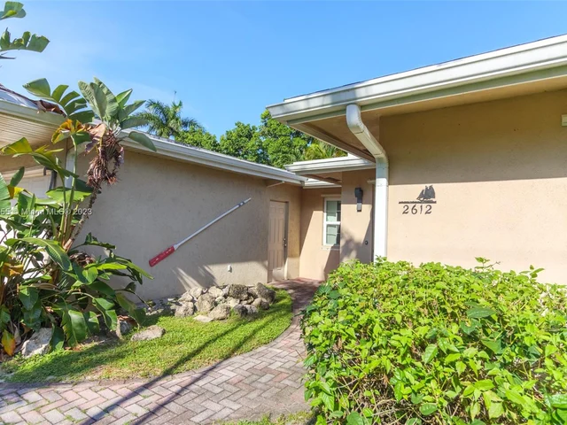 2612 Tortugas Ln, Fort Lauderdale FL 33312
