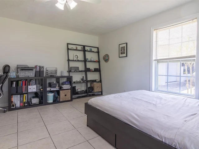 2612 Tortugas Ln, Fort Lauderdale FL 33312