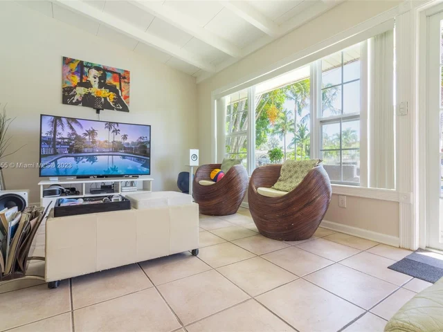 2612 Tortugas Ln, Fort Lauderdale FL 33312