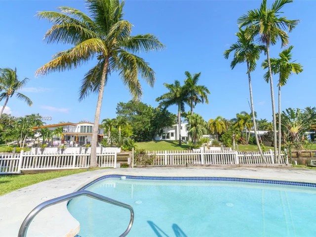 2612 Tortugas Ln, Fort Lauderdale FL 33312