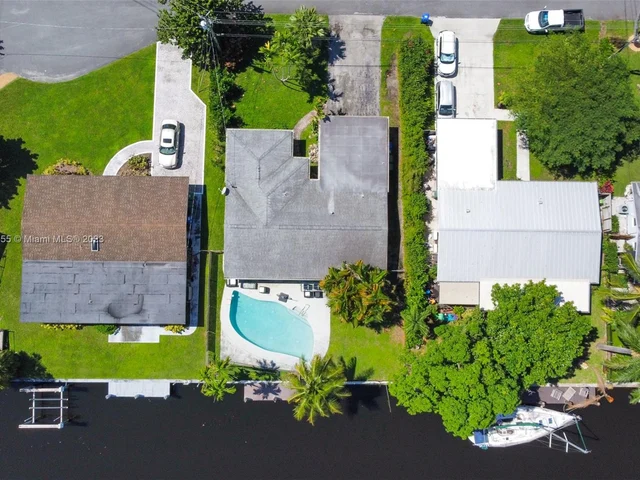 2612 Tortugas Ln, Fort Lauderdale FL 33312